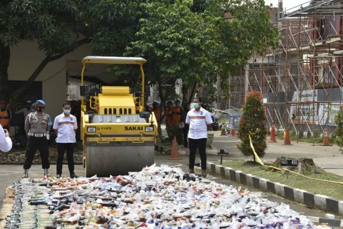 Operasi - operasi semacam ini akan terus kami lalukan dikarenakan minuman keras ini merupakan salah satu penyebab timbulnya gangguan Kamtibmas. /Dok. Humas Polres Bogor.