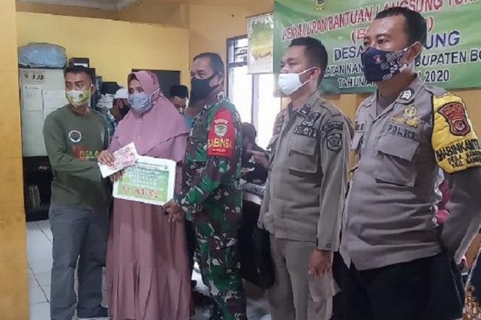 Penyaluran BLT Dana Desa tahap III (Tiga) sebanyak 197 Keluarga Penerima Manfaat (KPM) Kecamatan Nanggung, Kabupaten Bogor. /Apakabarbogor.com/Andri.