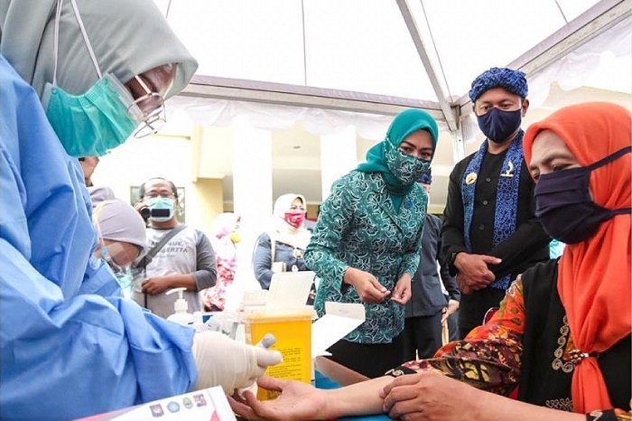 Pelaksanaan tes Rapid Massal yang dilaksanakan di Halaman Kantor Kecamatan Bogor Timur. /Instagram.com/@pemkotbogor.