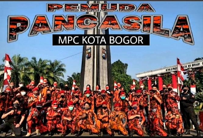 Mpc Pemuda Pancasila Kota Bogor Kibarkan Bendera Merah Putih Di Tugu Kujang