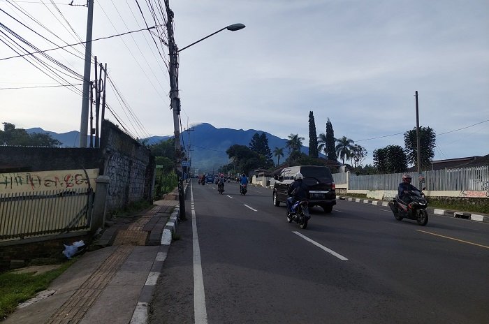 Polres Bogor akan memberlakukan sistem ganjil genap bagi kendaraan yang menuju kawasan wisata Puncak. (Dok. Muhammad Rizal Ariansyah)