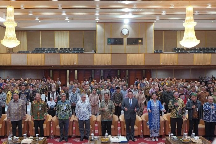 Sudaryono dalam kegiatan pisah sambut Wakil Menteri Pertanian Harvick Hasnul Qolbi kepada Sudaryono di Auditorium Utama Kementan, Jumat, 19 Juli 2024. (Facebook.com @Sudaryono)