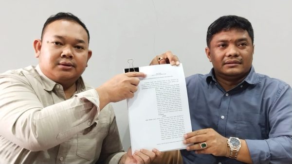 Kuasa Hukum Tergugat Andi Tatang Supriyadi didampingi M. Yunus Yunio./Dok.Apakabarbogor.com